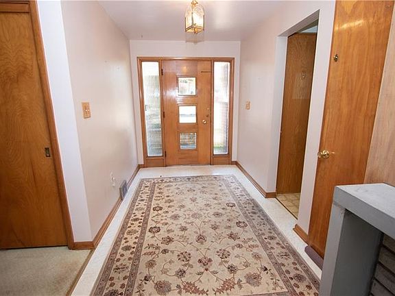 2nd image of 2436 Broadlawn Dr