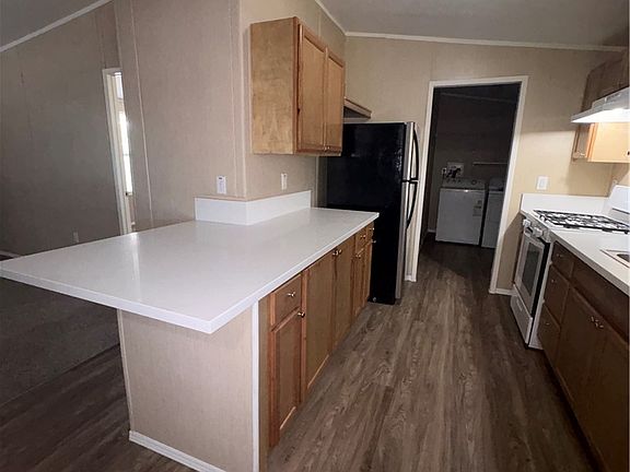 3rd image of 100 Sir George Dr