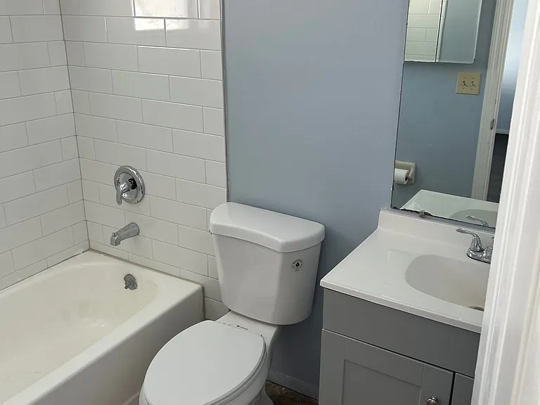 1404 Dexter Dr N — Photo 11