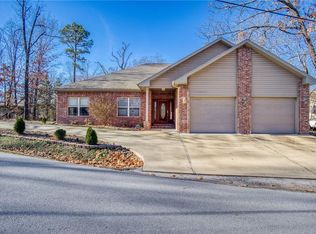 6 Leicester Dr, Bella Vista, AR 72714