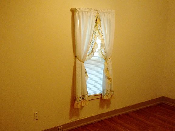 2nd image of 621 Taylor Ave
