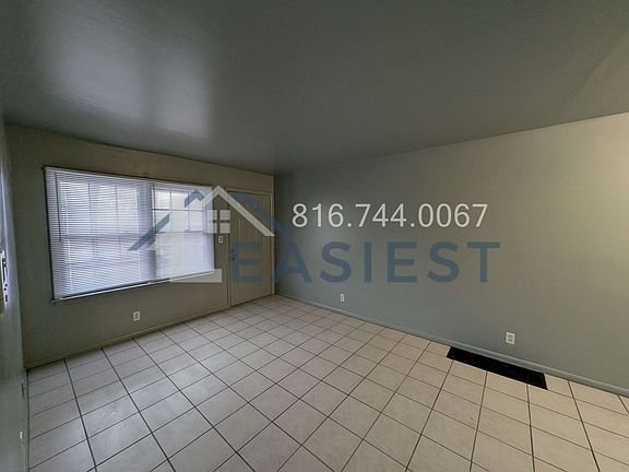 3rd image of 4507 E Linwood Blvd
