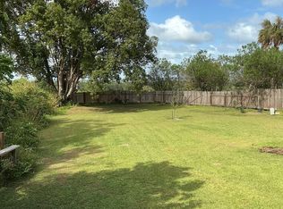 14221 SE Sunset Harbor Rd, Weirsdale, FL 32195