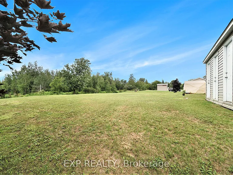 525 Russell Rd #1 — Photo 26