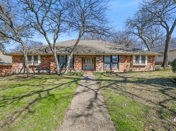 809 Larkspur Ln, Fort Worth, TX 76112