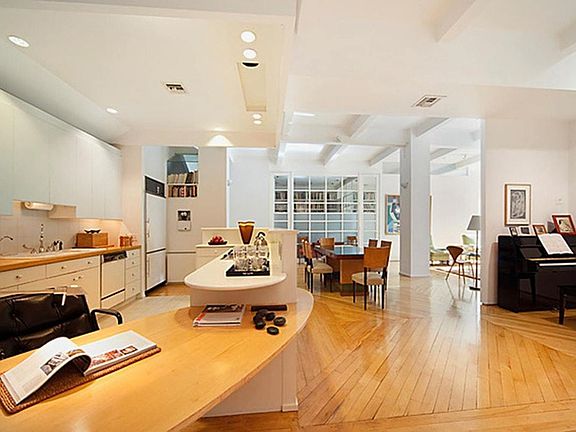 5th image of 12 E 12th St APT 4S