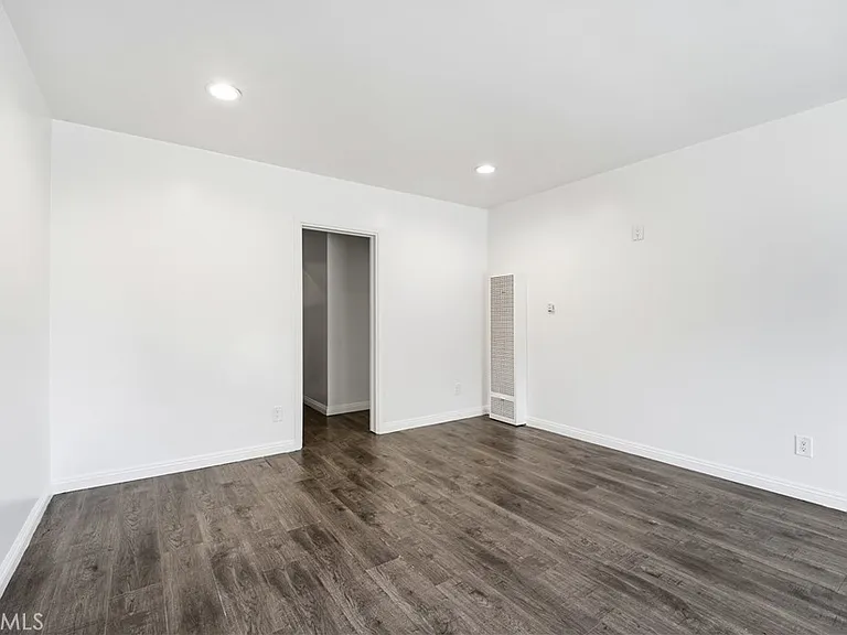 10715 Moorpark St #1 — Photo 3