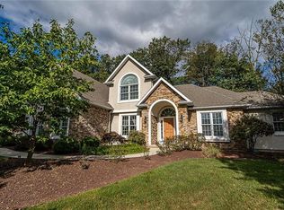 5905 Mountain Laurel Dr, Coopersburg, PA 18036