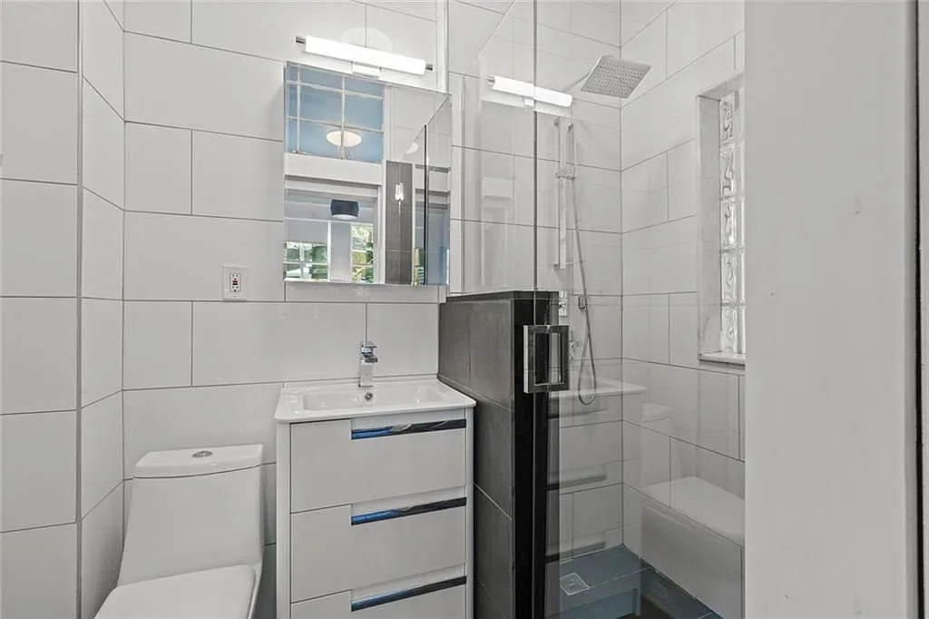 1 bed, 1.0 bath, 1684 sqft, $1,600 — Photo 3