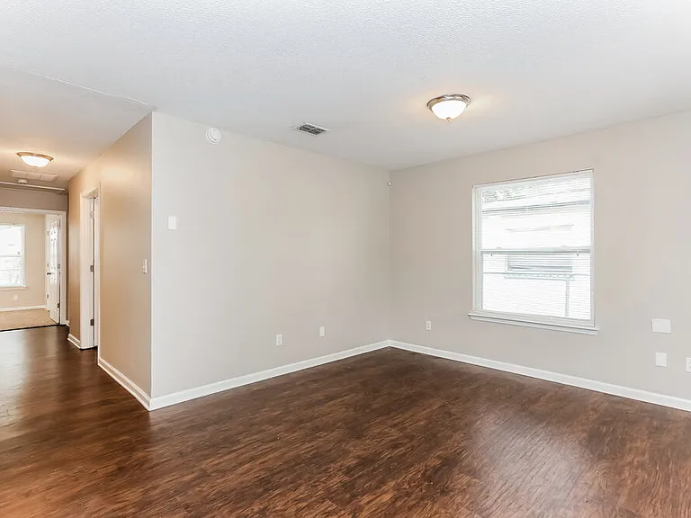 3747 Peachtree St — Photo 5