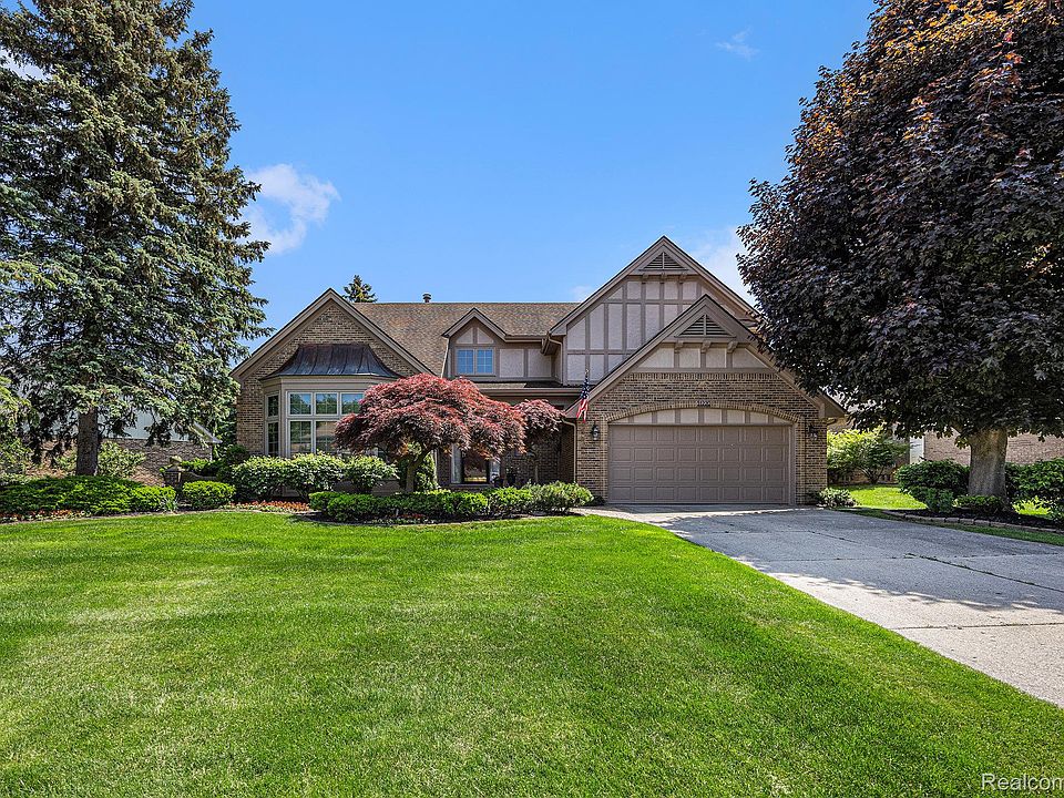 1st image of 31220 Country Ridge Cir