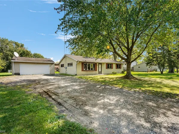 9382 Dorothy Dr, Streetsboro, OH 44241