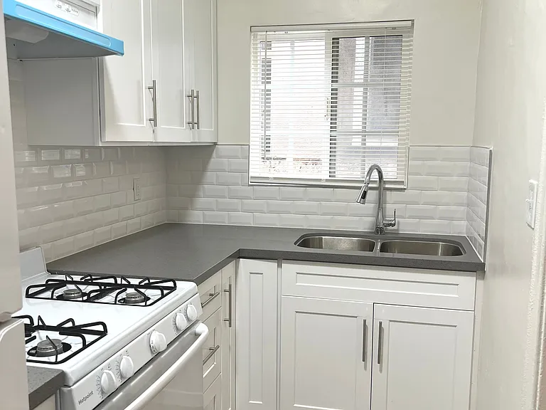 904 S Catalina St #4 — Photo 3