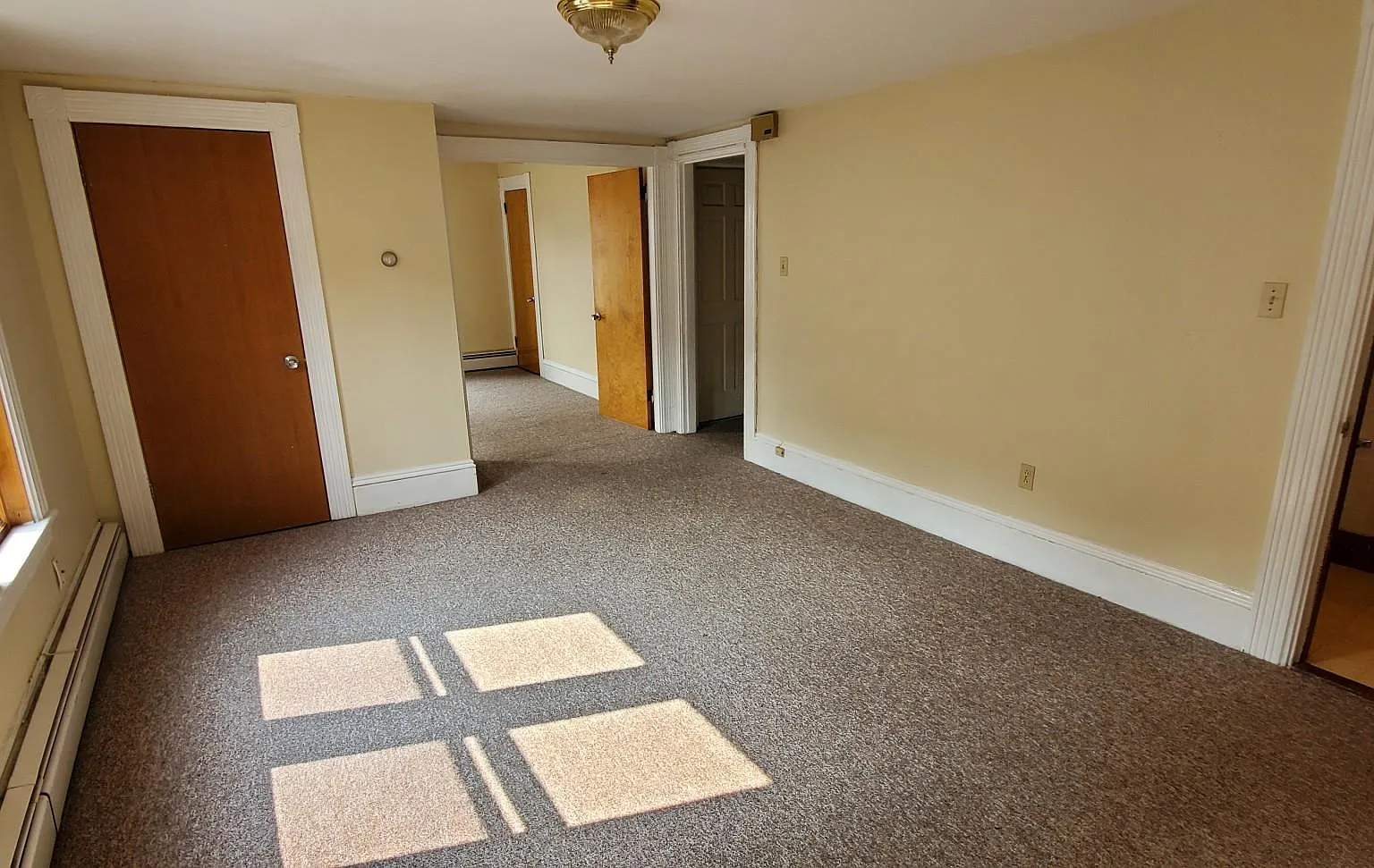 2 bed, 1.5 bath, 1900 sqft, $2,500 — Photo 3