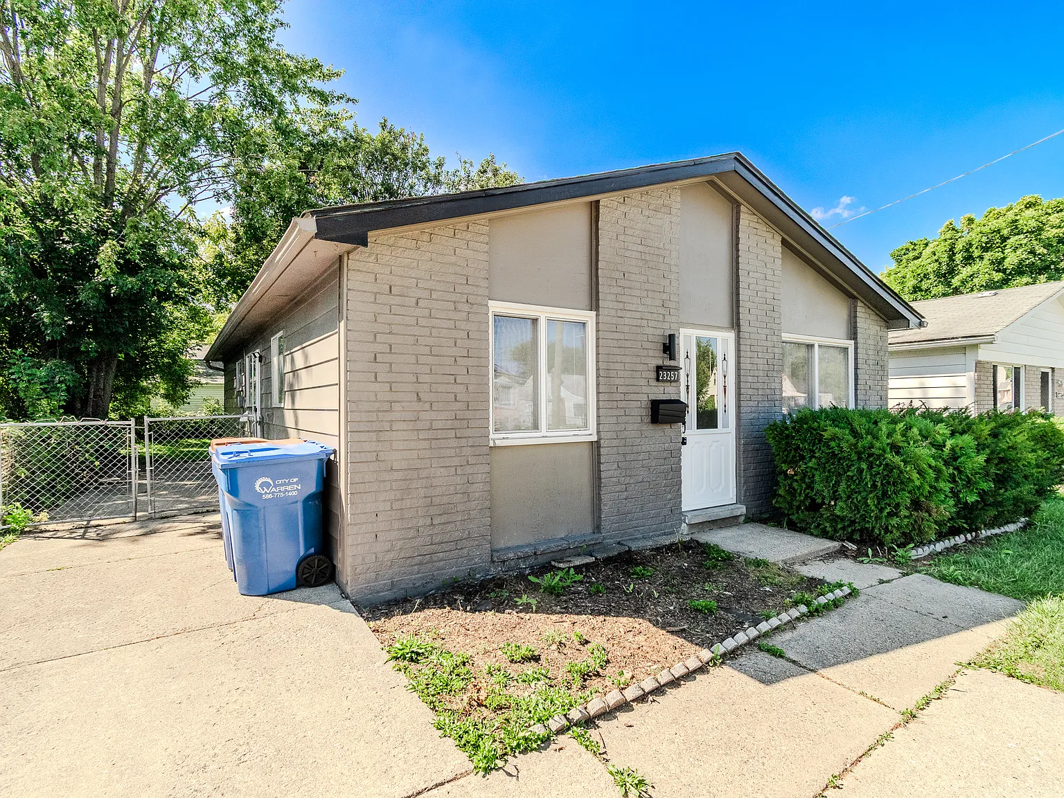 3 bed, 1001 sqft, $1,500 — Photo 2