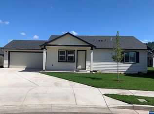 2283 Cheadle Lake Ct, Lebanon, OR 97478