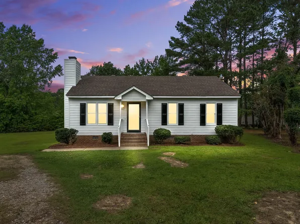 107 Winter Ct, Selma, NC 27576