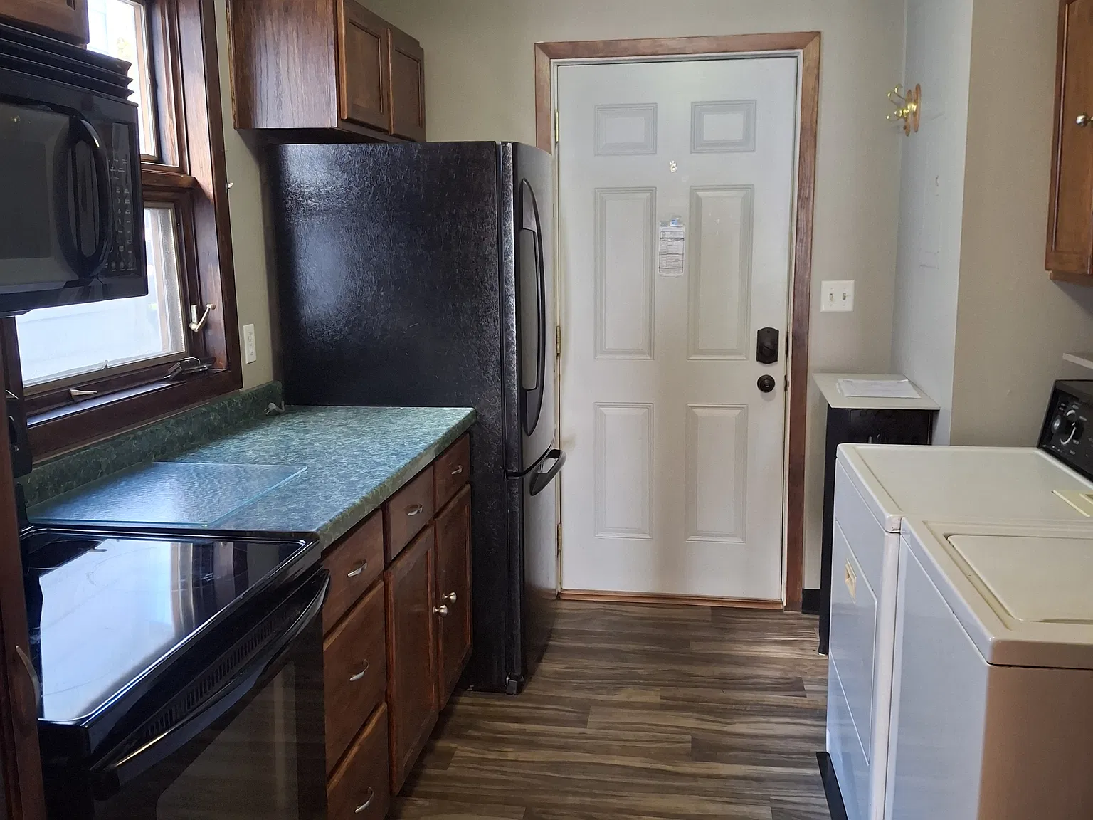 2 bed, 850 sqft, $1,650 — Photo 3