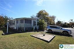 2nd image of 38 Oakwood Ct