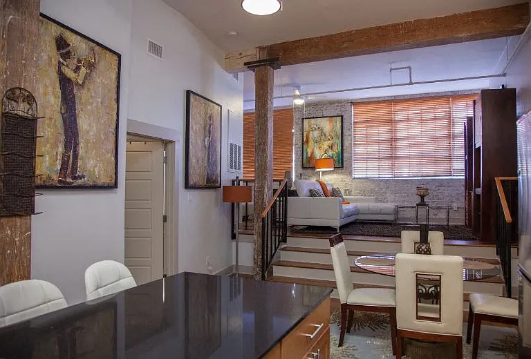 DH Holmes Apartments — Photo 40