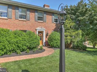 827 Tenby Ct, York, PA 17402