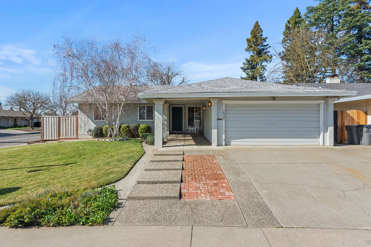 1620 Midway Dr photo 1