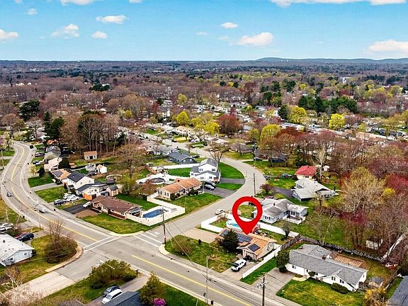 3rd image of 428 Hovendon Ave