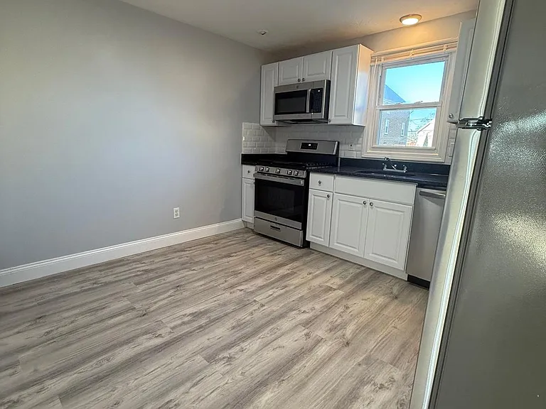 14 Saratoga Ave #5 — Photo 6