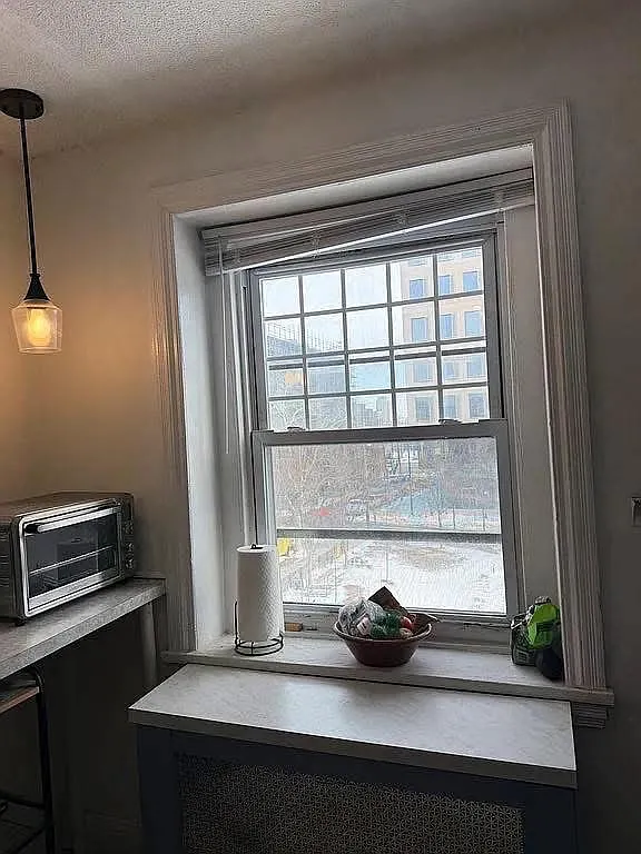 6 bed, $1,000 — Photo 2