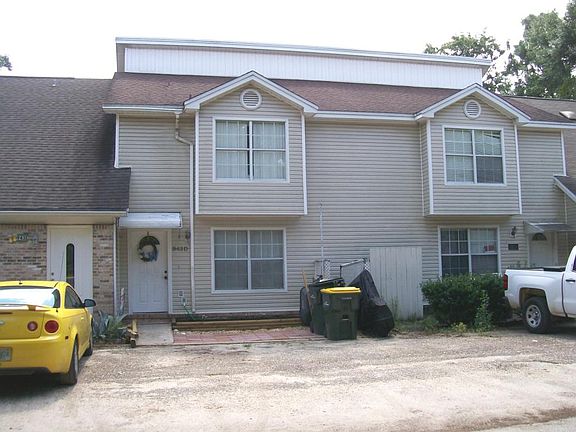 3rd image of 943 Ashley Ln Unit D