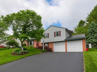 77 E Mohler Church Rd, Ephrata, PA 17522