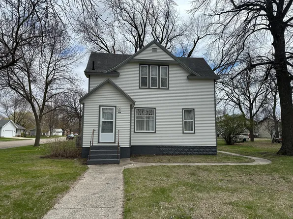 209 N 10th St, Kerkhoven, MN 56252