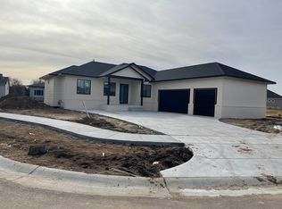 1708 Summerchase Pl, Derby, KS 67037