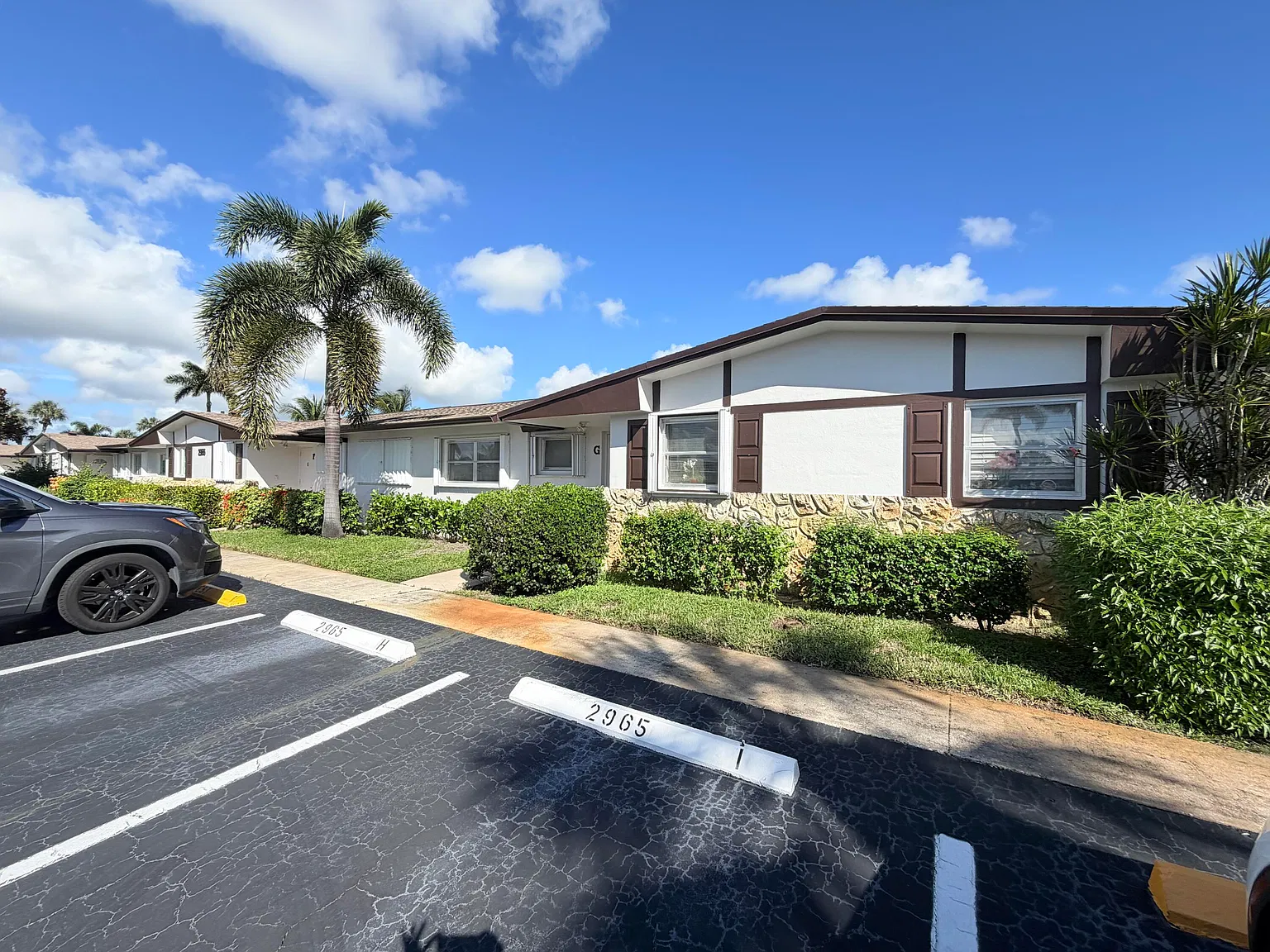 2 bed, 1.0 bath, 829 sqft, $2,100 — Photo 2