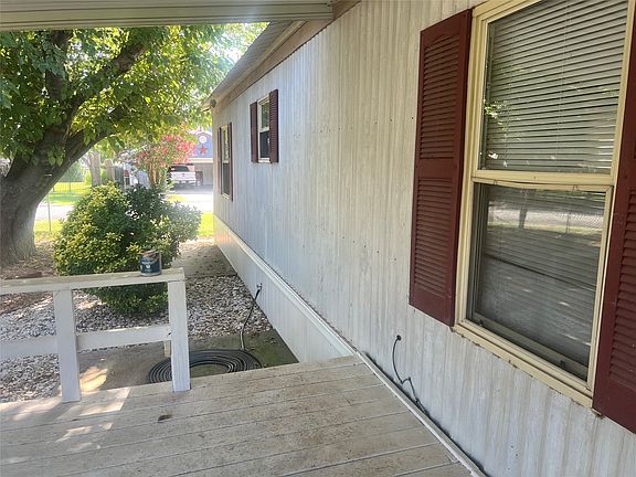 4th image of 4528 Wildwood Cir