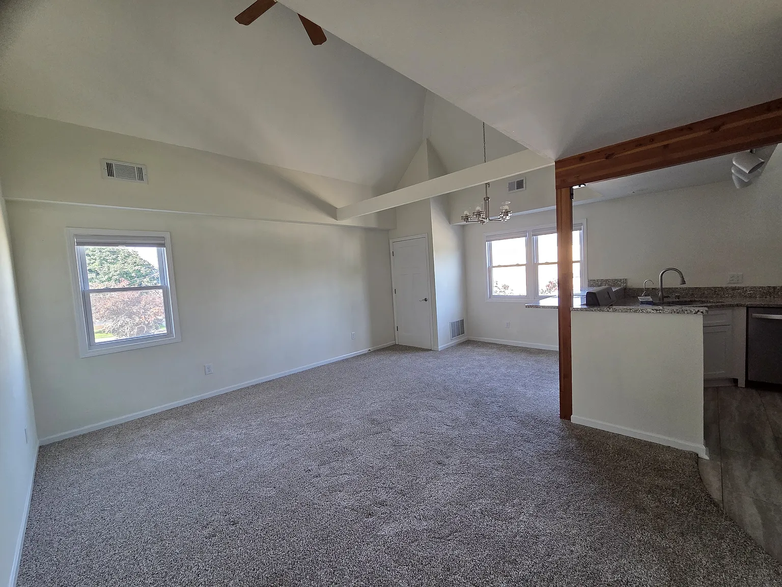 1 bed, 749 sqft, $1,800 — Photo 3