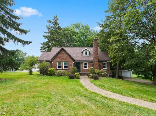 2451 Wadsworth Rd, Barberton, OH 44203