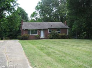 8630 Reynolda Rd, Pfafftown, NC 27040