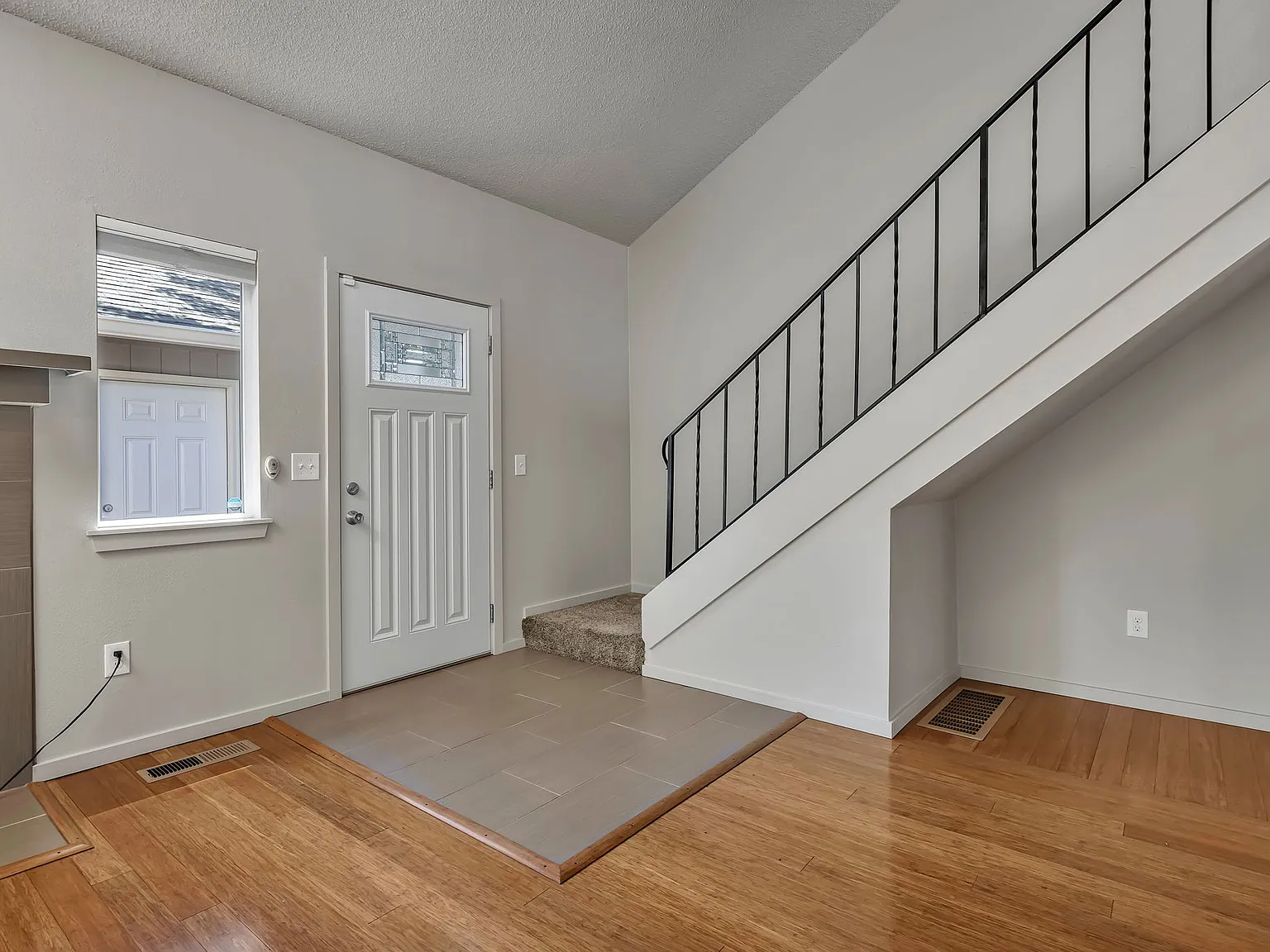 2 bed, 1100 sqft, $2,295 — Photo 3
