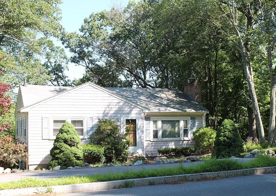 1st image of 365 Franklin St