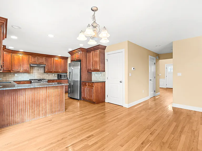 46 Loring Ave — Photo 6