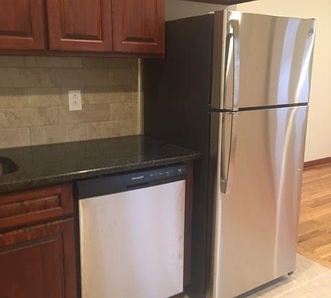 3rd image of 674 Valley St APT 1F