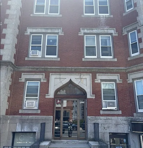 219 Harvard Ave #4 — Photo 8