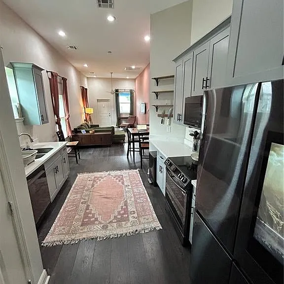 430 Homer St — Photo 6