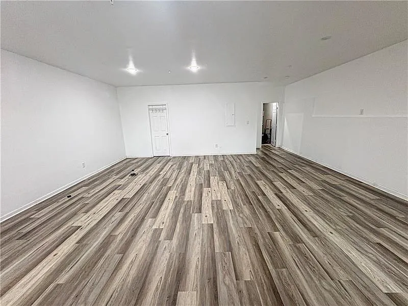 3 bed, 2.5 bath, 1857 sqft, $2,500 — Photo 4