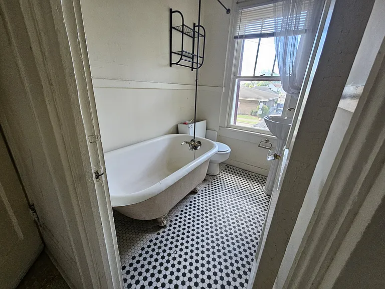 206 SW 3rd Ave — Photo 7