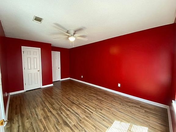 5th image of 722 Cindy Ln