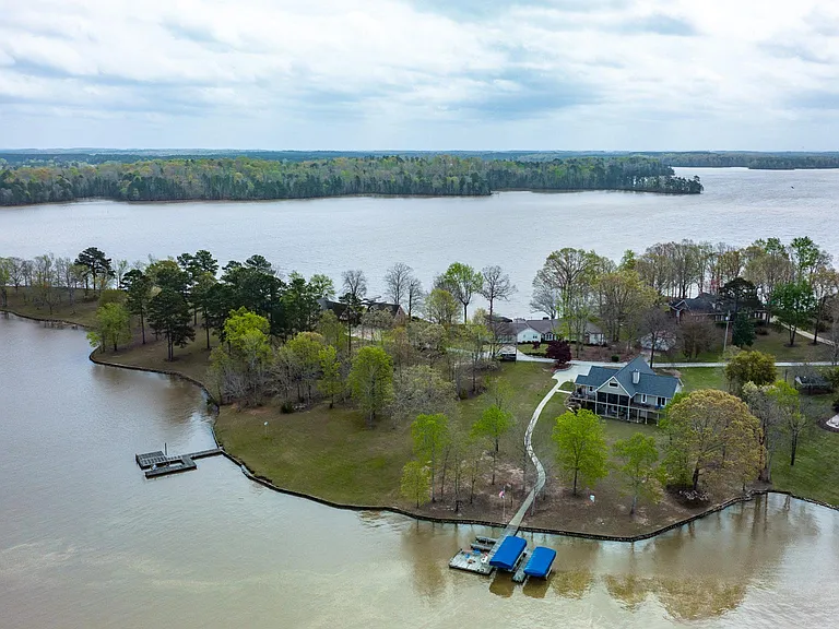 218 Long Island Dr — Photo 48