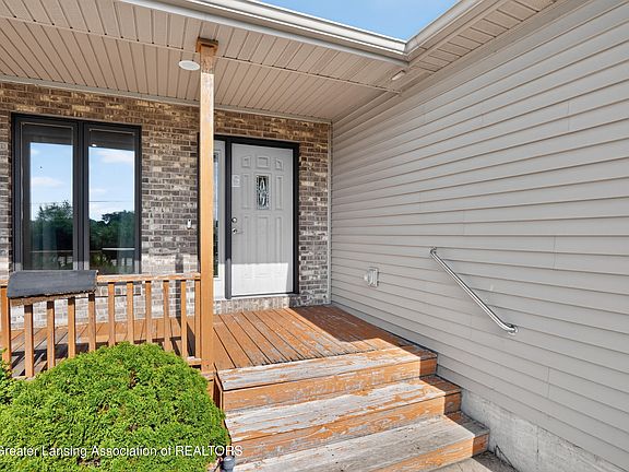 2nd image of 6072 N Canal Rd