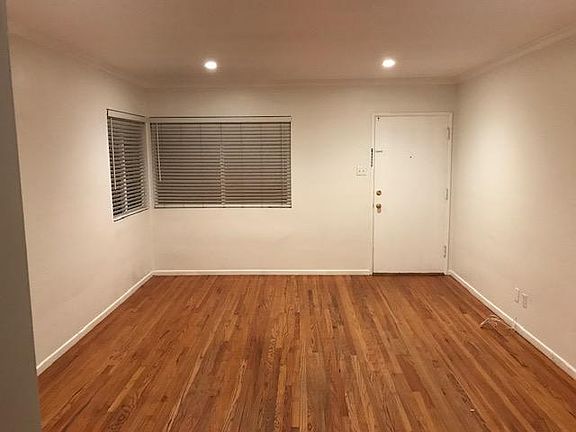 LIVING ROOM UNIT #B - NEW dimmable recessed lights